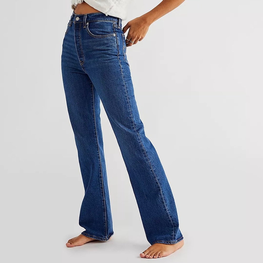 NWOT Levi’s Premium Ribcage Bootcut